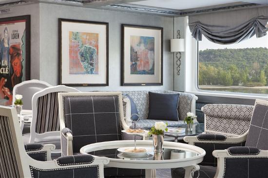 river ambassador lounge